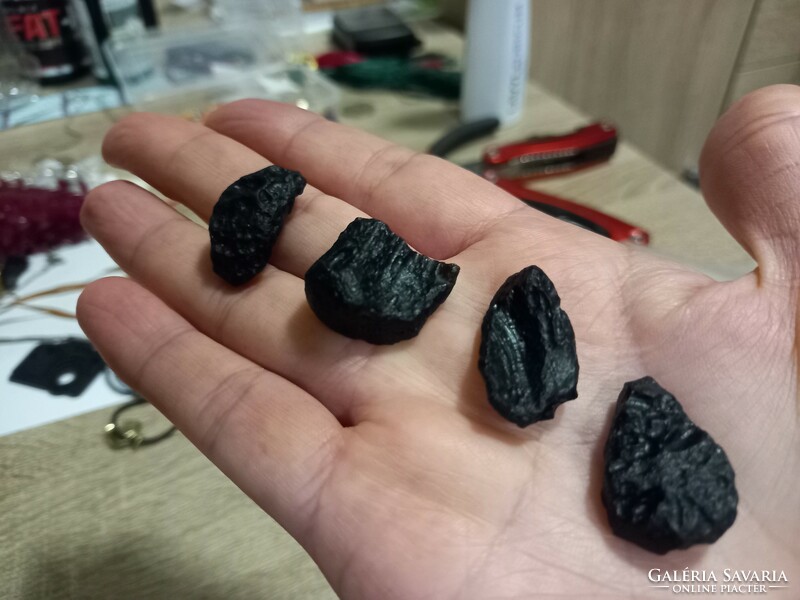 Tektite meteorites 16-22 ct!!! Indonesia