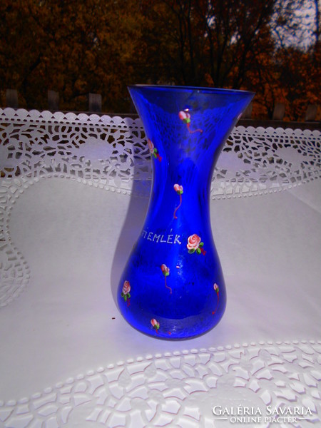 Parádi üveg váza  -zománc festett virág díszítéssel