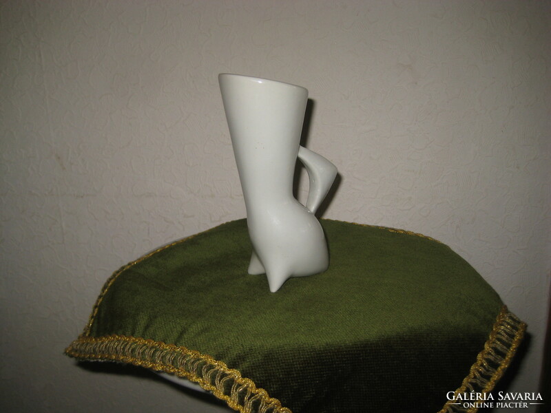 Zsolnay white cat vase, good condition, marked, 16 cm