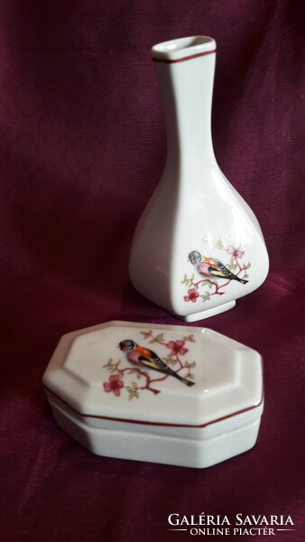 Porcelain set with birds from Raven House (l3490)