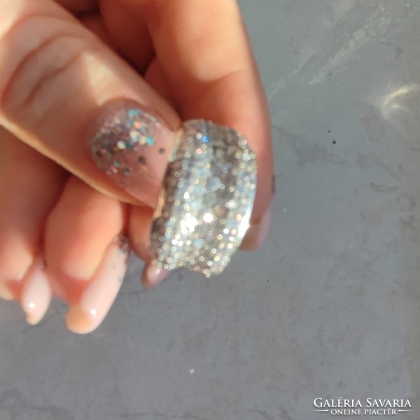 Sparkling zirconia stone silver ring