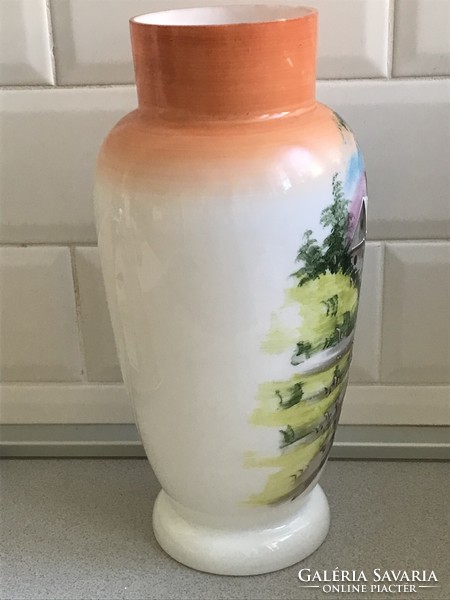 Kézzel festett tejüveg váza, 30 cm magas