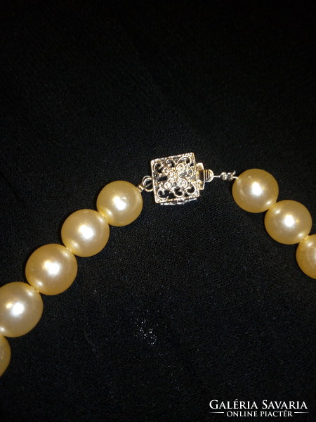 Tekla string of pearls with earrings (791)