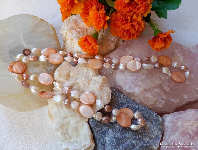 Beautiful plant. Long large-eyed freshwater baroque true pearl necklace with shell discs