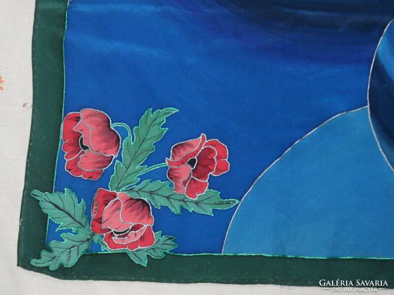 Kézi festésű jelzett selyem női kendő, sál ( 90 cm x 87 cm )