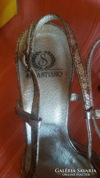 Sebastiano arany-bronz színű bőr szandál, cipő 37-es, 38-as