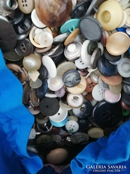 Old buttons, several kilos in bulk