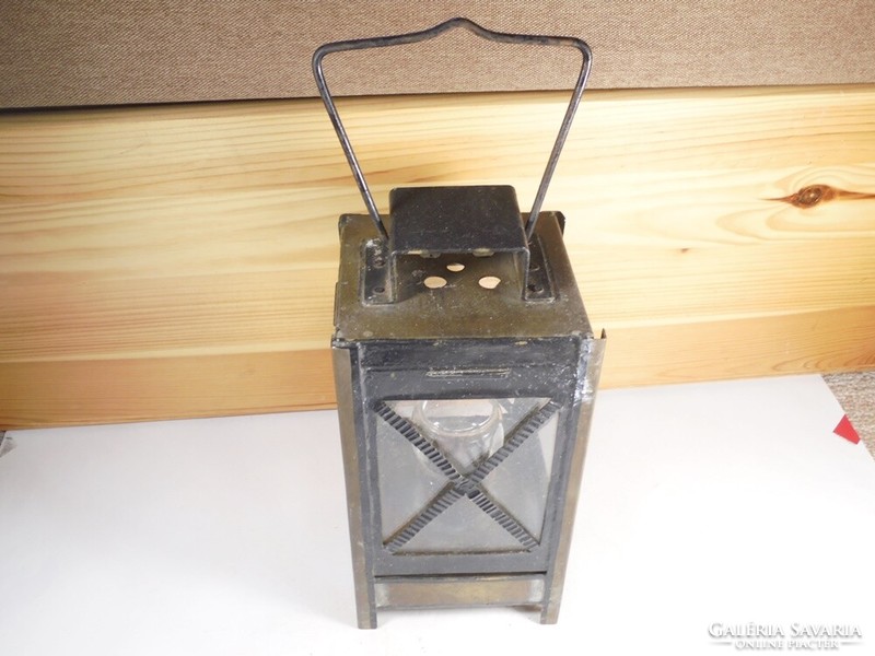 Old kerosene lamp kerosene lamp yellow copper, miner's storm lamp