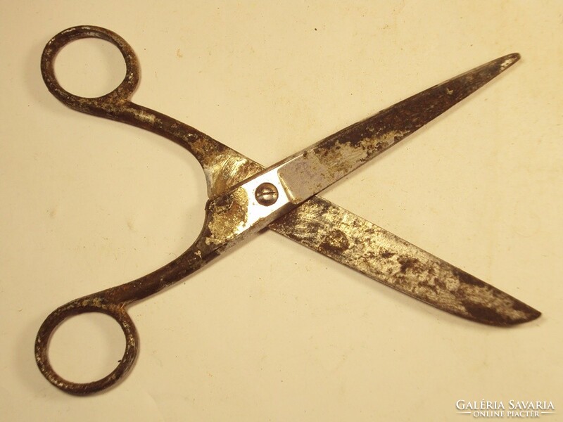 Old antique iron scissors, the mark cannot be read - total length: 16.5 cm