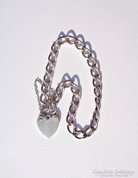 English silver bracelet with a heart-shaped clasp