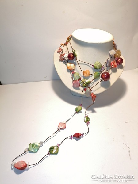 Colorful mother-of-pearl necklaces (905)