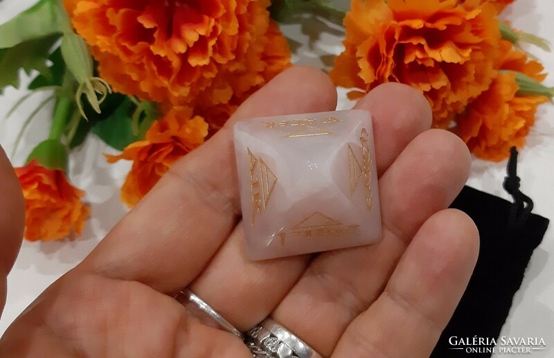 Real rose quartz with four elements (fire, water, earth, air) with pyramidal topaaa