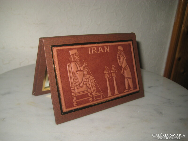 Iráni suvenier  , tükörrel  ,  bör mappa , , az 1960 as évekből   7,7 x 11,6 cm ,