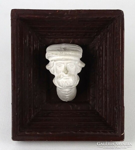 1M370 old plaster head portrait in a wooden frame 13.5 X 11.5 Cm
