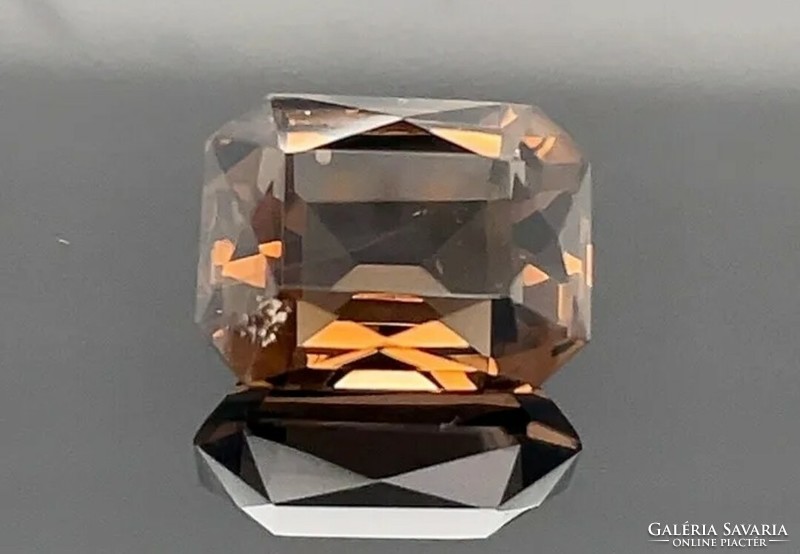 Smoky quartz 8.10 Ct gemstone for jewelers, collectors or other hobby purposes--new