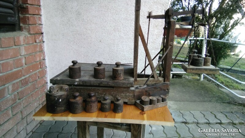 Small market glaze with weights (wooden glaze)