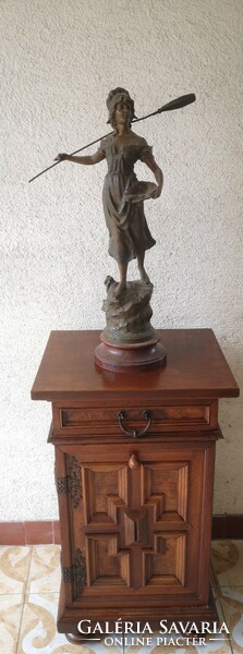 Renaissance-style chest of drawers, small cabinet, bedside cabinet, pedestal, statue holder, pewter, beautiful!