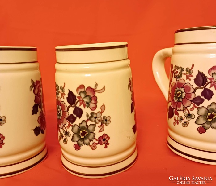 Lippelsdorf porcelain cups