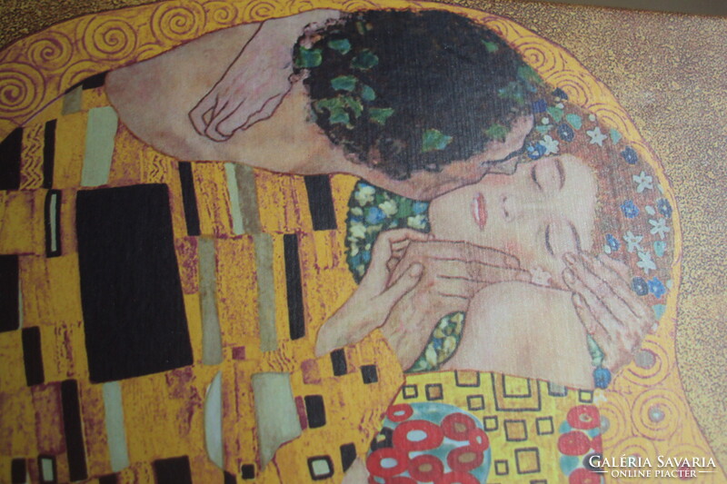 Gustav Klimt"A csók"c.festmény applikációjával díszített finom porcelán mokkás készlet,díszdobozban.
