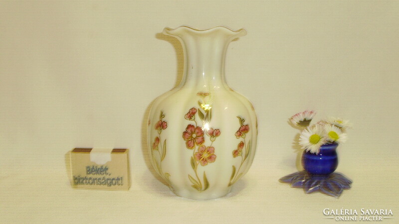 Zsolnay virágos, kézzel festett váza - 15 cm