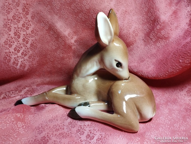 Porcelain deer, nipp