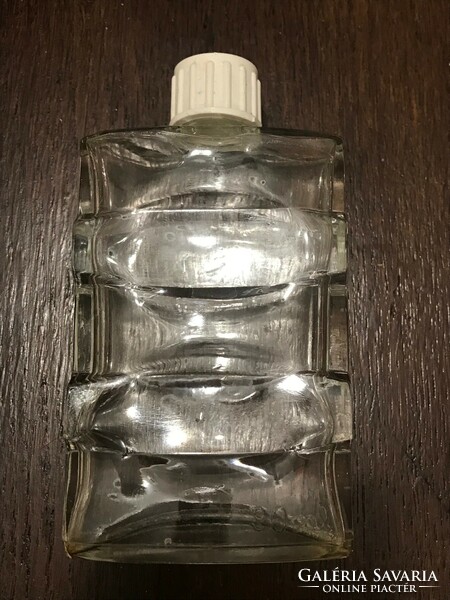 Cologne bottle, perfume bottle. Size: 12x7 cm.