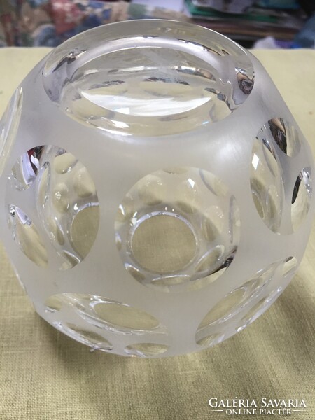 Elegant, spherical, thick, heavy, peeled crystal vase (79./1)