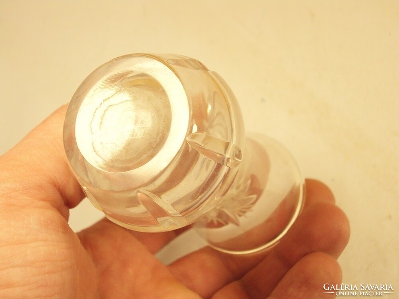 Retro régi üveg mini váza csiszolt mintás 9,5 cm magas