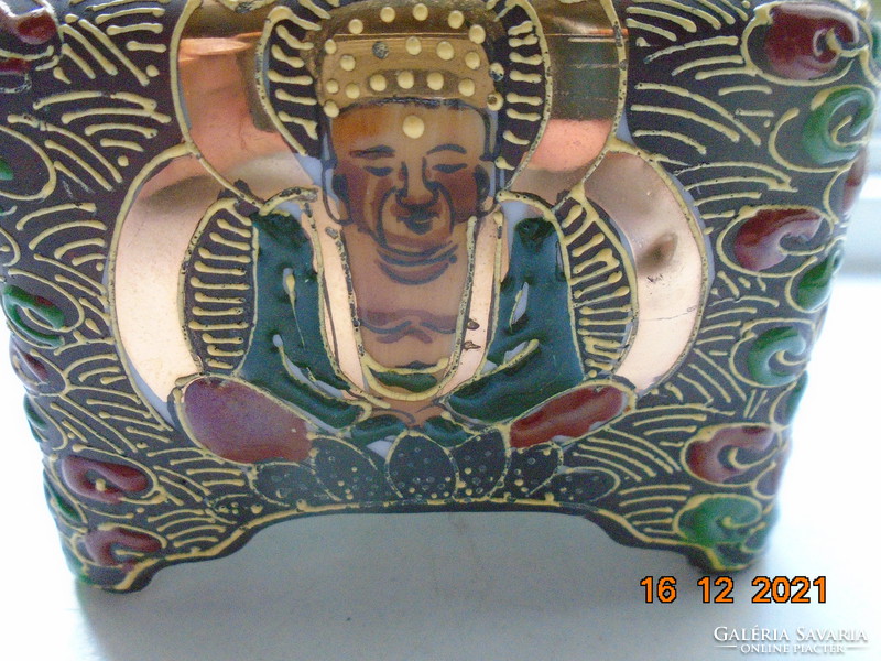 Satsuma moriage füstölő,látványos arany és zománc mintákkal,4 Buddhával,áttört kupola tetővel