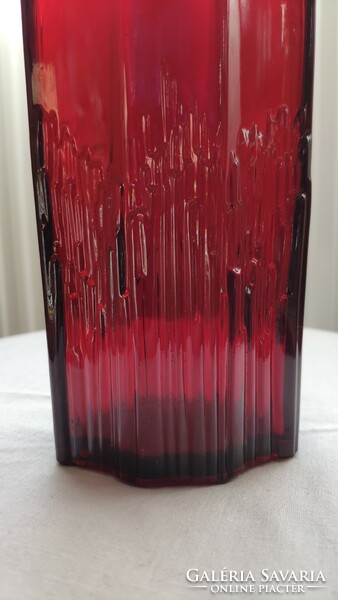 Vintage Avon  rubinvörös váza a 70-es évekből
