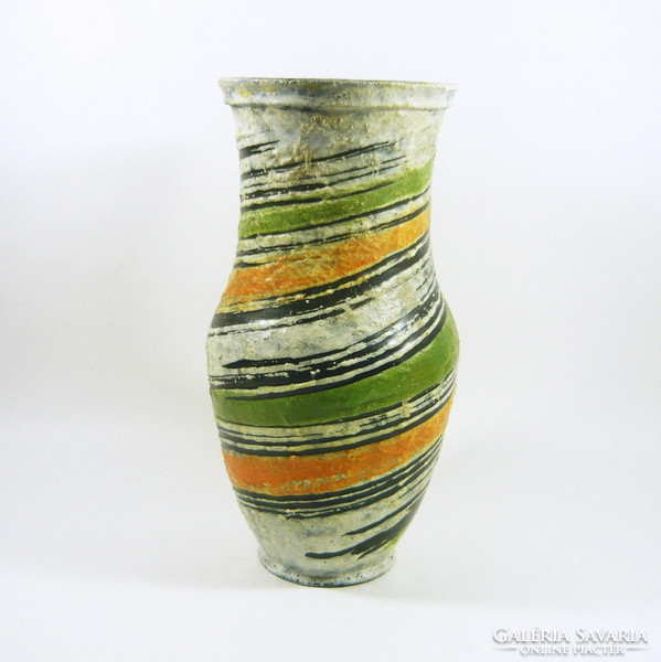Gorka livia, retro 1960 green twisted motif 28.5 Cm artistic ceramic vase, flawless! (G102)