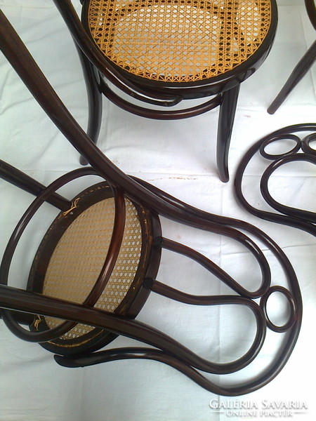 MUZEÁLIS - Thonet Nr.3 asztal és 4 db J&J Kohn szék gyönyörű szettje