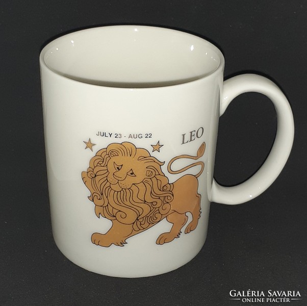 Porcelain mug with star mark, white-gold lion