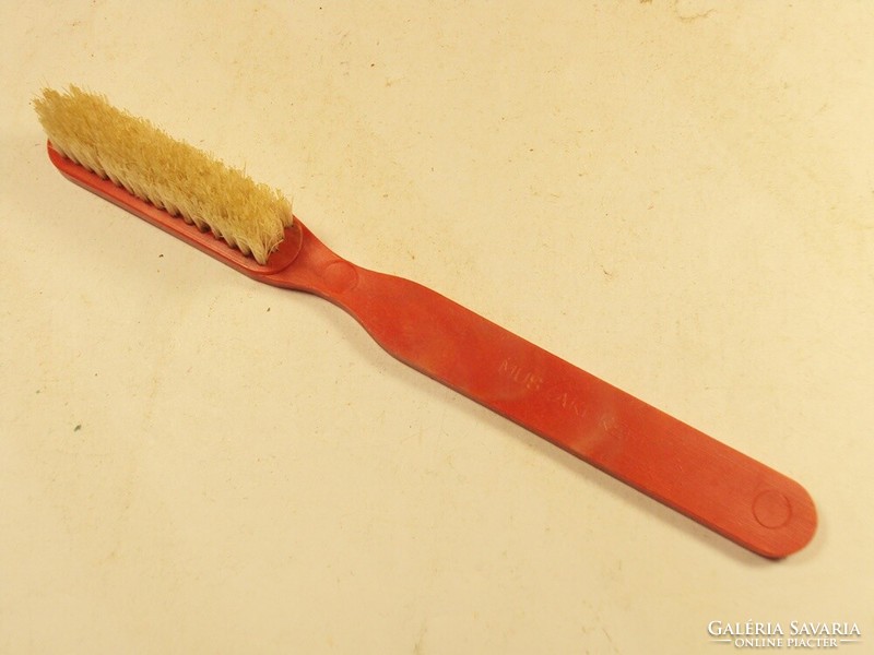 Retro piros műanyag fogkefe - Műszaki Kefe felirattal 1960-as évekből