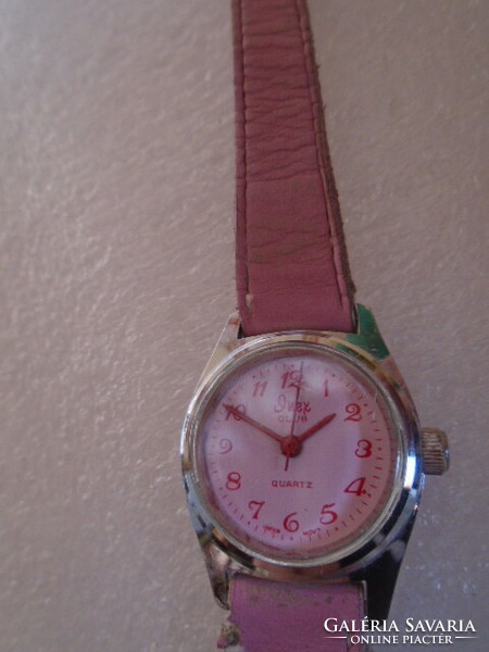 A well-functioning Japanese women's watch