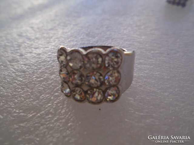 Szikrázó gyémánt hatású  cirkónia köves Tibeti ezüst rodiumozva gyűrű belső méret 1,7 cm