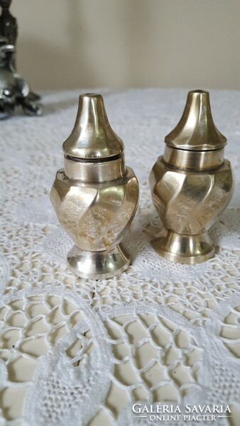 Silver-plated table salt shaker with screw pattern 2 pcs.