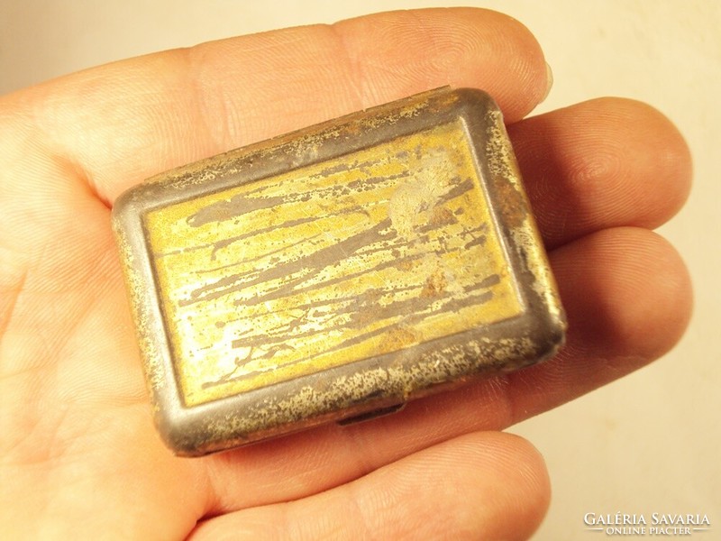 Old metal tin tin box small size, mini, dimensions: 4.7 x 3.3 x 1.2 cm