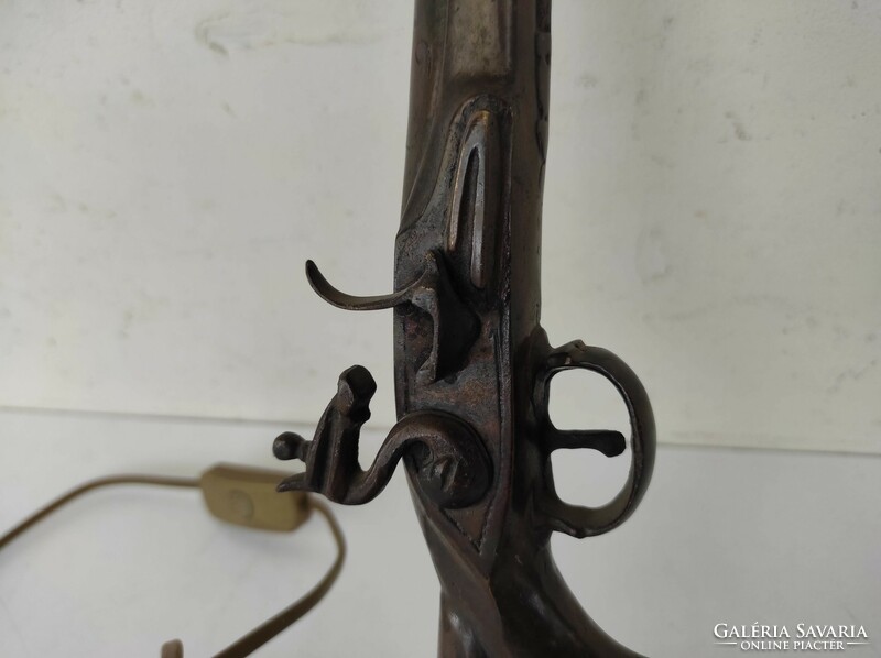 Antik bronz öntvény pisztoly alakú asztali lámpa búra nélkül 506 6928