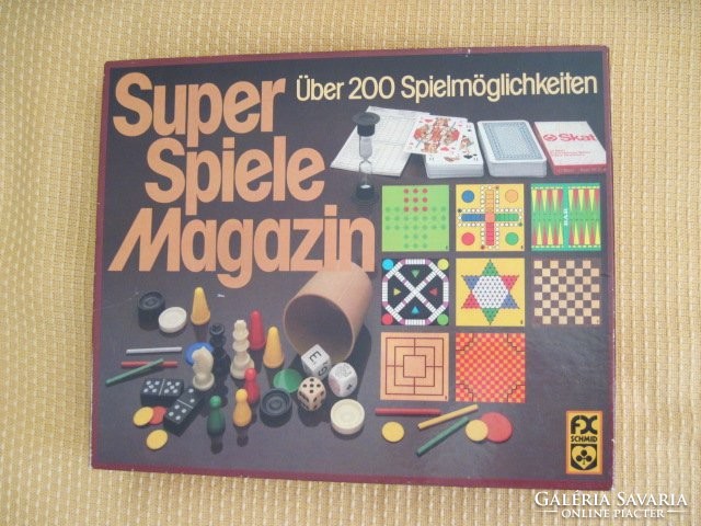 Board game with rules in German