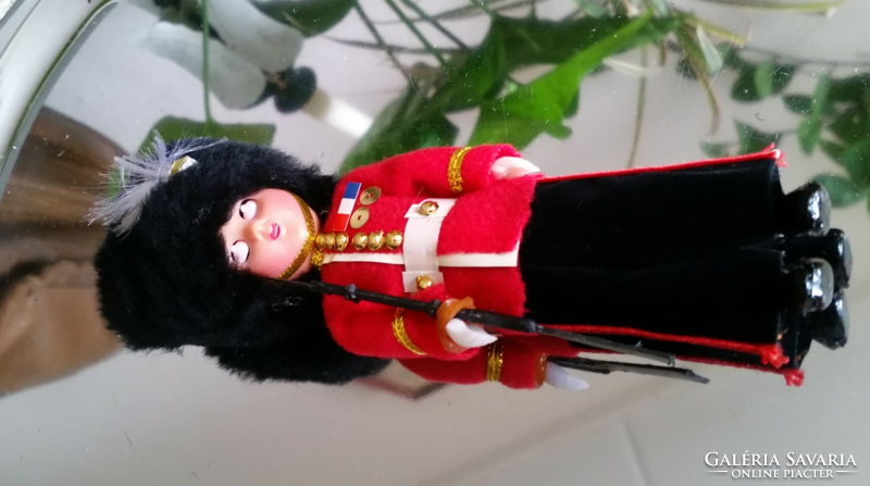 English flashing souvenir rubber soldier doll