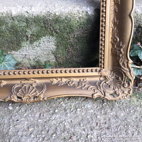 Beautiful picture frame in good condition