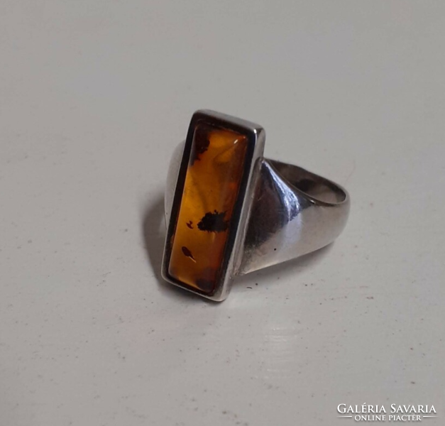 Old, marked silver 925 ring with amber stone in good condition