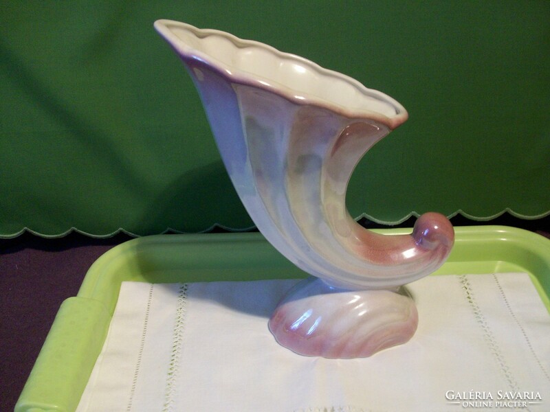Porcelain ornament, vase, horn
