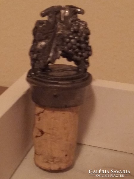 Antique cork diz-bottle cork