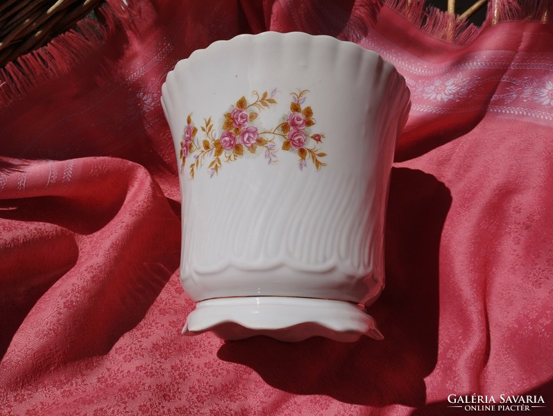 Virágmintás porcelán kaspó