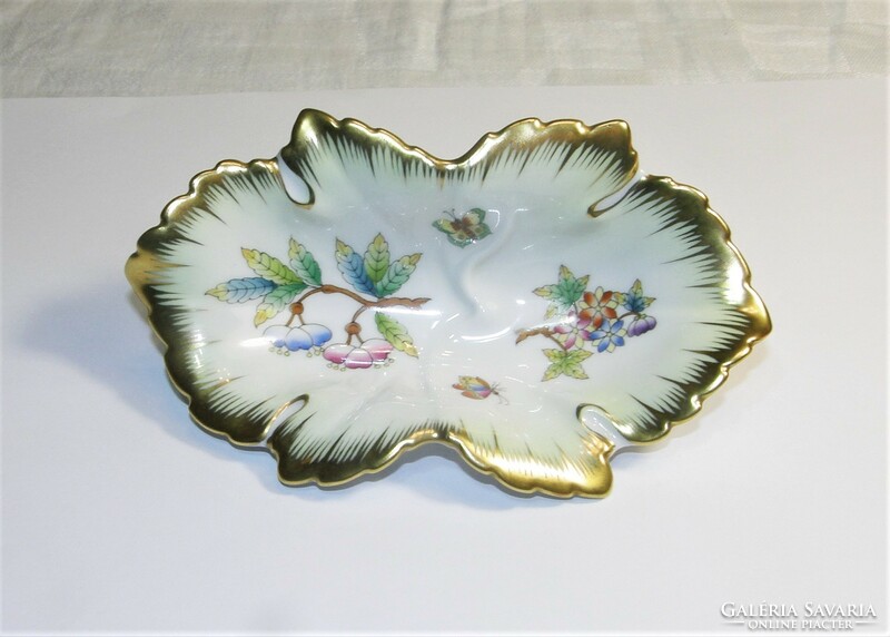 Herend viktória patterned leaf-shaped bowl