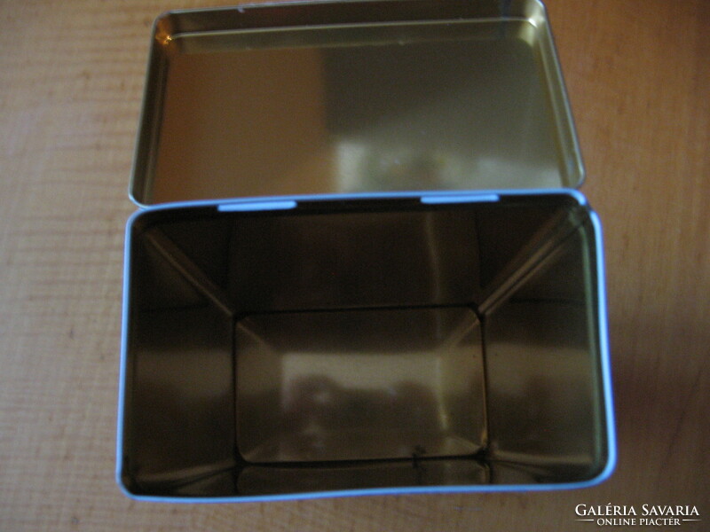 Retro Corega fém doboz szecessziós mintával.
