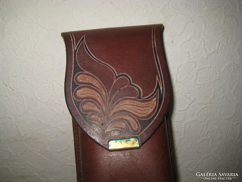 Leather glasses holder, with a nice engraved pattern, 8 x 12 cm