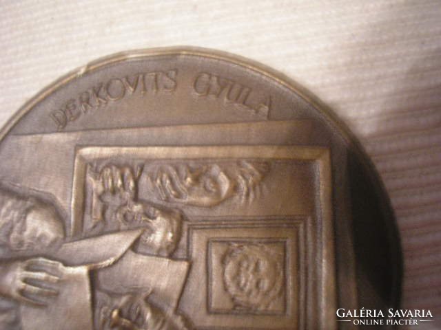 Derkovics Gyula bronz emlékérme eladó 43 mm -es ks jelzéssel szép állapotban eladó